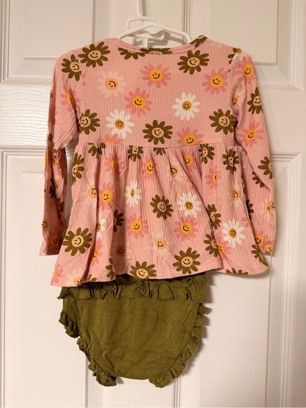 Bamboo Posh Peanut Floral Smile Long Sleeve Peplum Top with Ruffle Bloomers